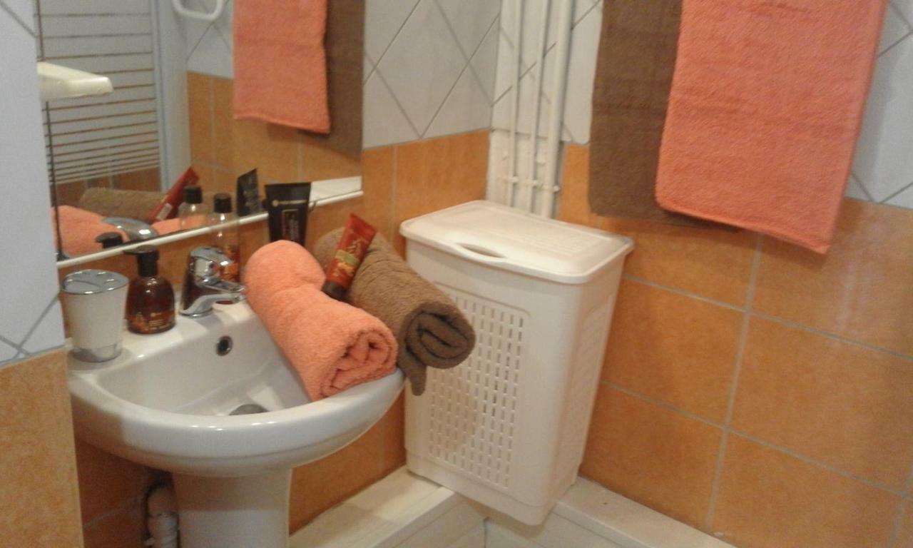 Coquet F2 Climatise Avec Piscine Au Lamentin Appartement Le Lamentin Buitenkant foto